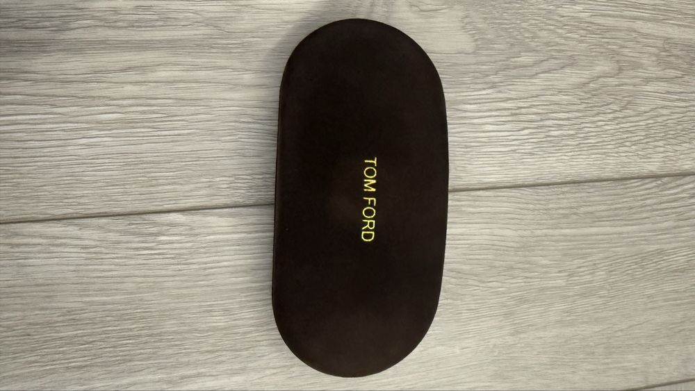 Солнцезащитные очки Tom Ford