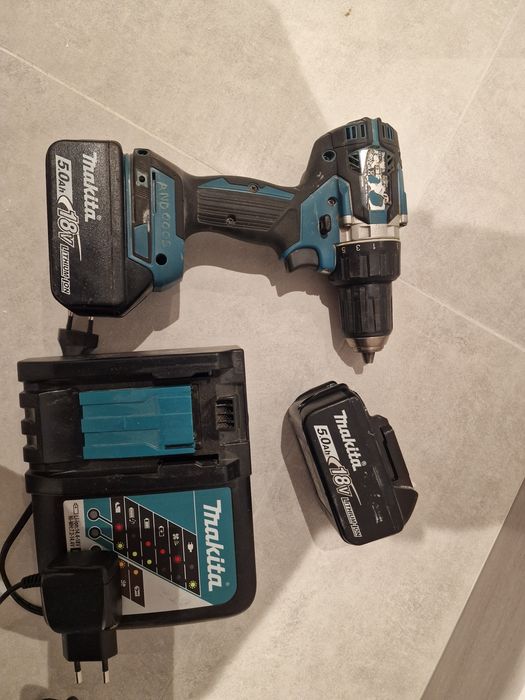 Makita Brushles, 2 baterii si incarcator
