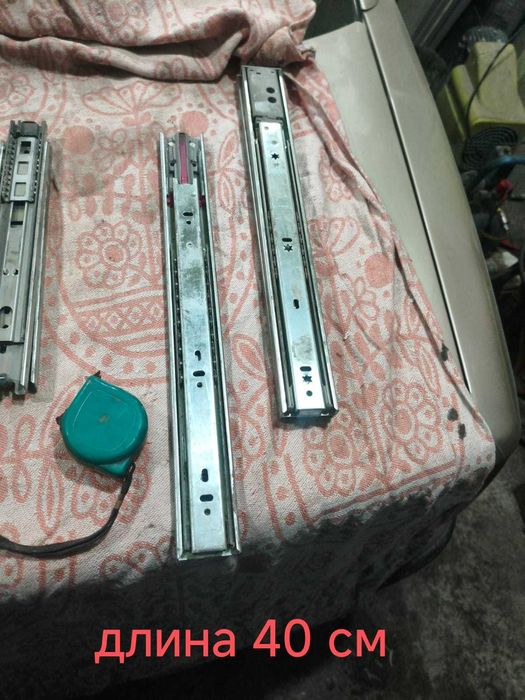 Направляющие для полочек в шкаф