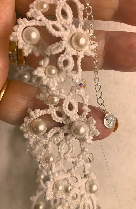 Colier si cercei lucrati manual in tehnica tatting (c 2 suveici mici)