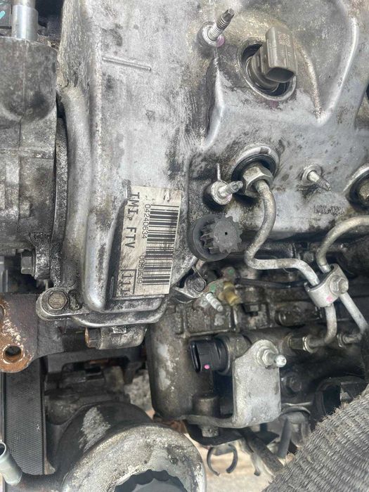 Dezmembrez Totota Avensis T25/DT251