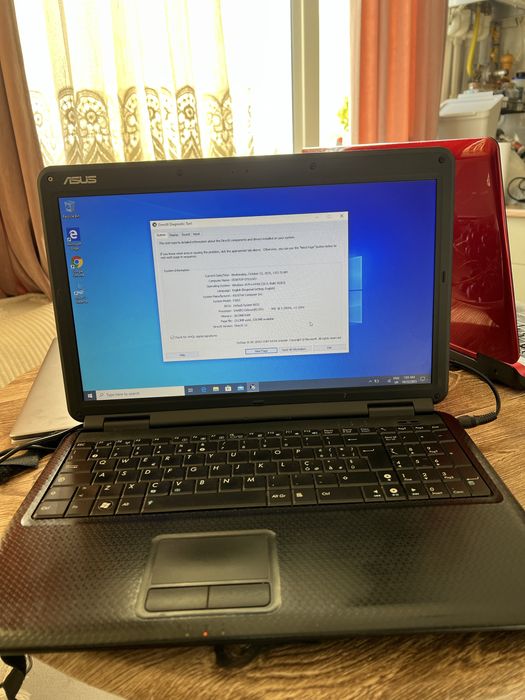 Se vinde un pachet de 4 laptop-uri