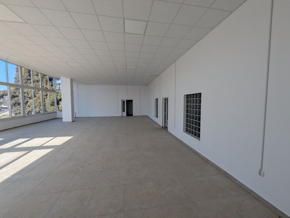 De închiriat ETAJ complex comercial