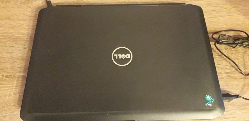 Лаптоп марка Dell