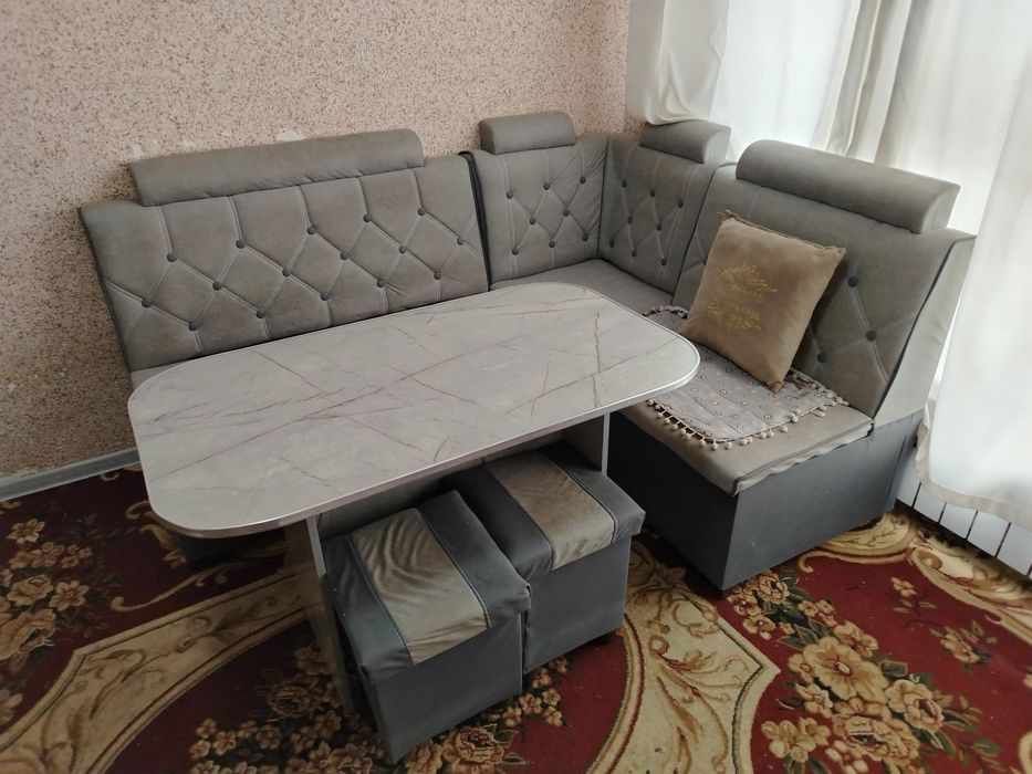 Кухенни угалок срочни сотилади