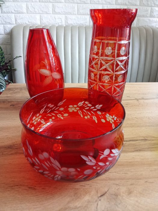 Продаются вазы новые