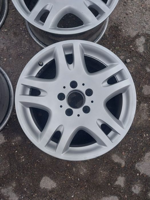 Диски оригинал R16 на Mercedes.