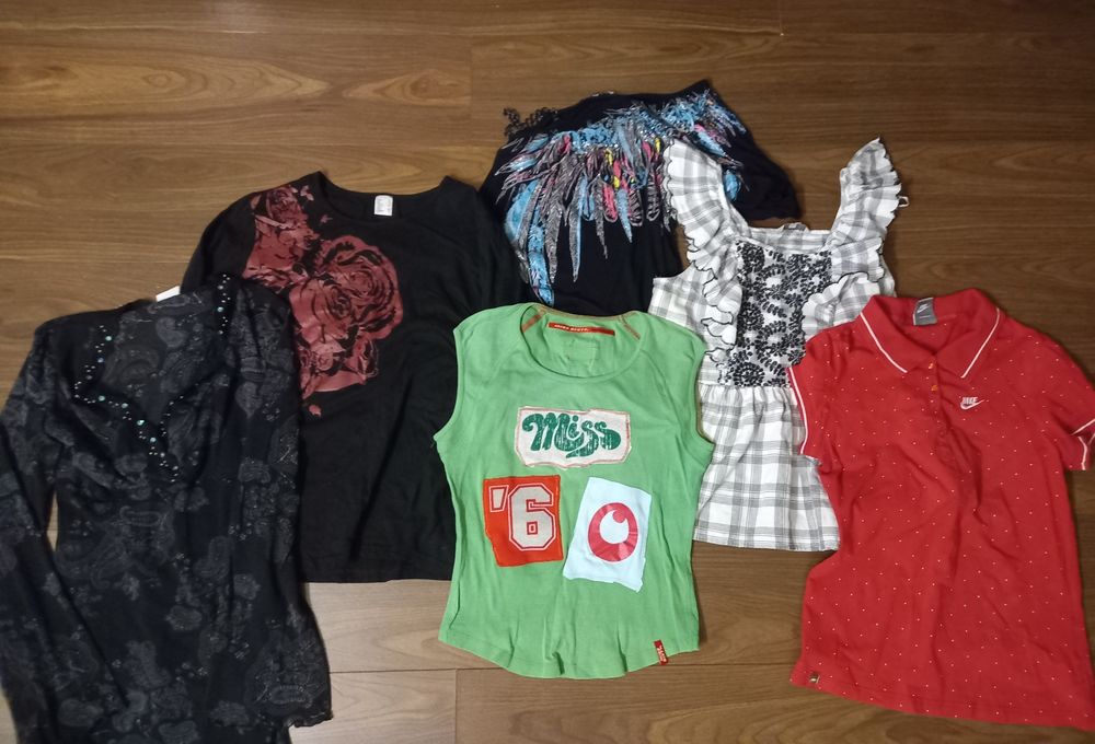 лот от различни блузи