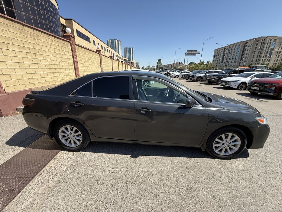Toyota Camry 2010 года