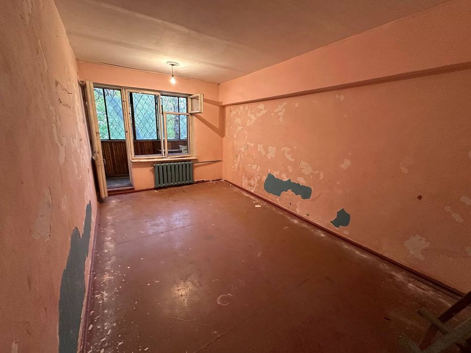 Продается 2/4/4 бывшее общежитие Боткина