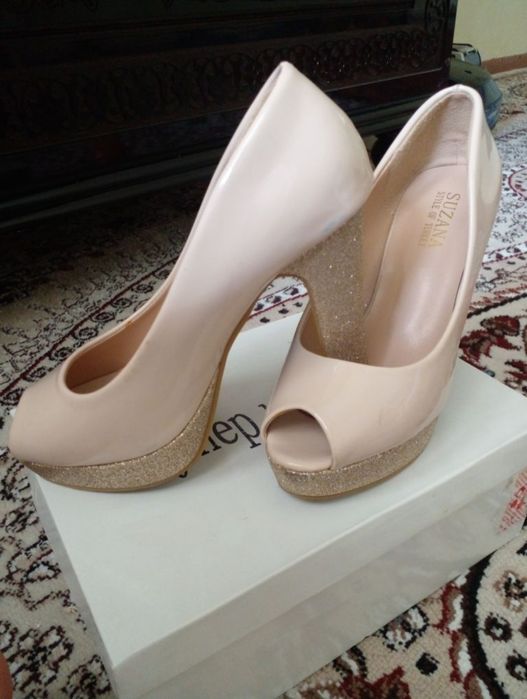 Обув сотилади. Туфли 36 размер