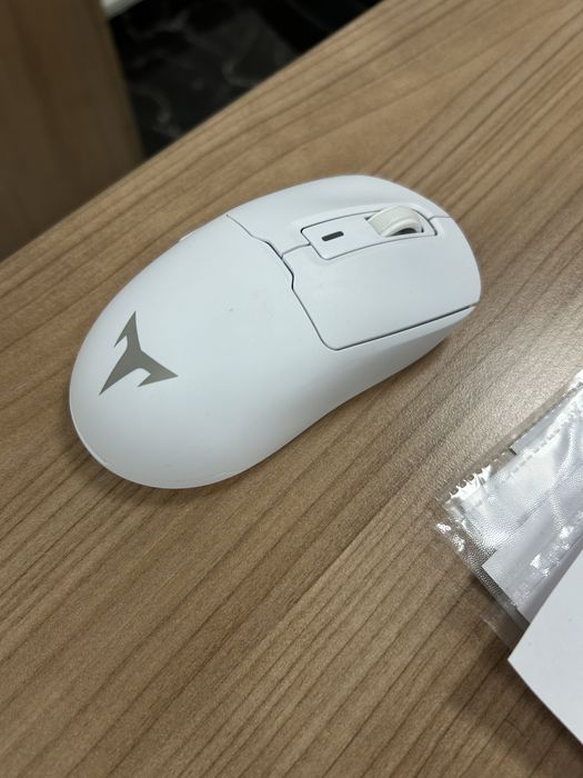 Наушники и клавиатура