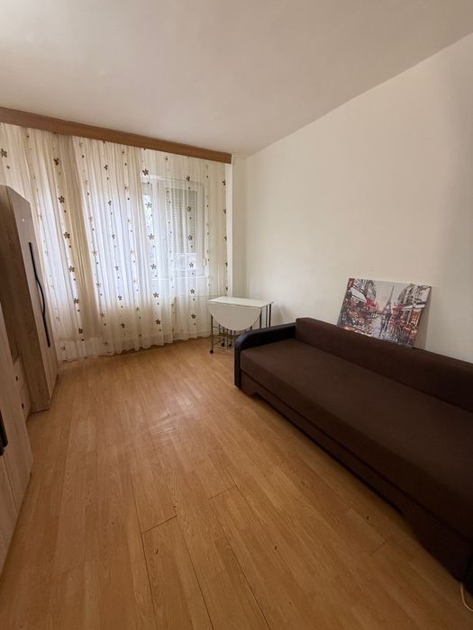 Garsoniera de vanzare