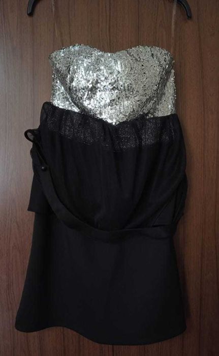Платье черное с пайетками новое