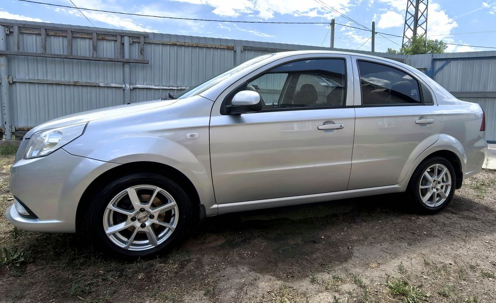 Продам автомобиль  RAVON R3