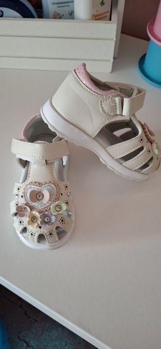 Сандалики для девочки