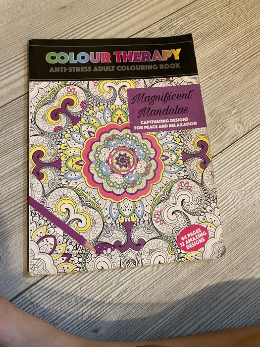 Carte de povești  și Carte de colorat