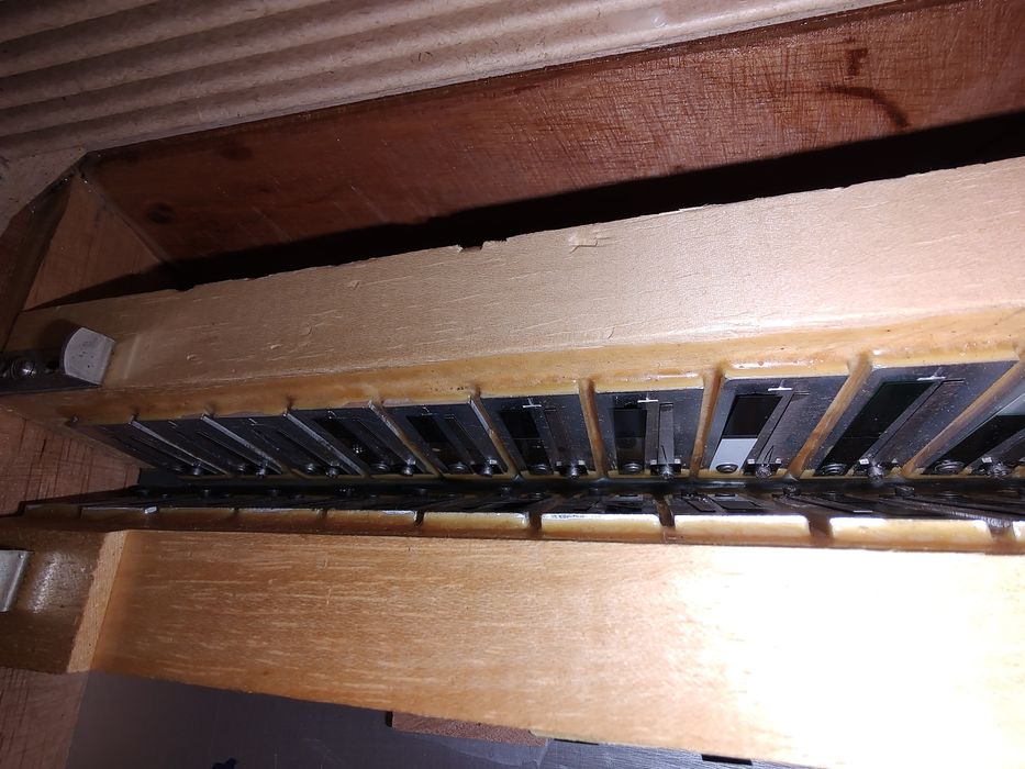 Vând acordeon hohner concerto II N 72 bași