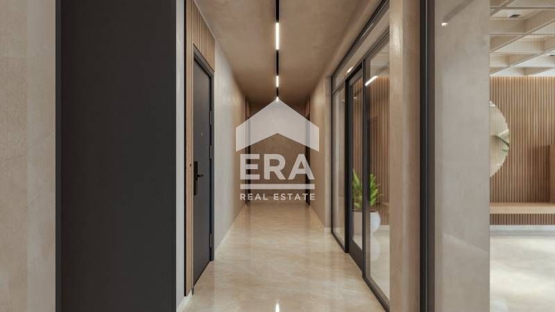 Тристаен, ексклузивен, югоизточен апартамент за продажба, с голяма дне