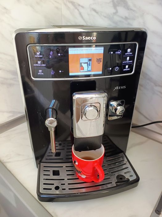 Кафе автомат Saeco Xelsis HD8946 Черна