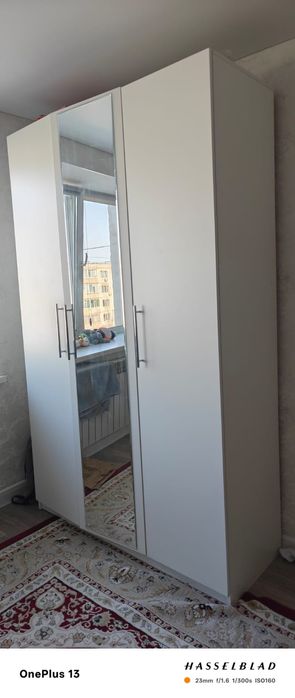 Продам шкаф белый