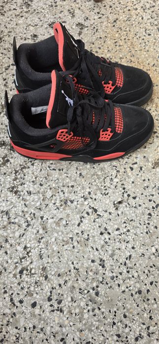 Air Jordan 4 Retro "Red Thunder".