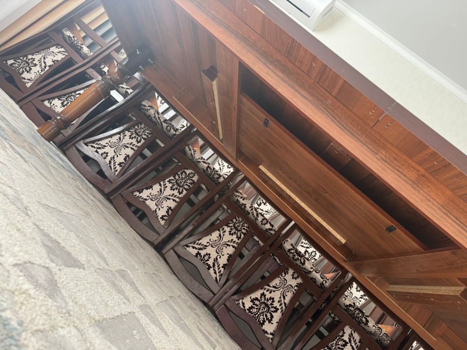 Продам стол для гостей