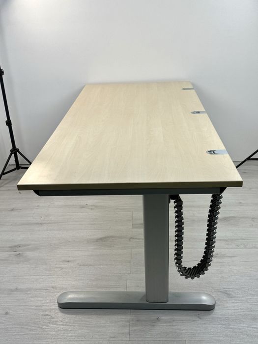 Немско бюро електрическо регулируемо за дома и офиса