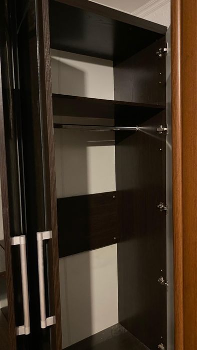 Шкаф большой для одежды