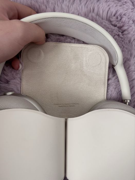 Airpods Max.