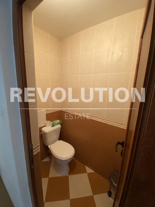 Дава се под наем Четиристаен апартамент в Пловдив, Тракия - 130 кв.м за 600 € - Снимка #8