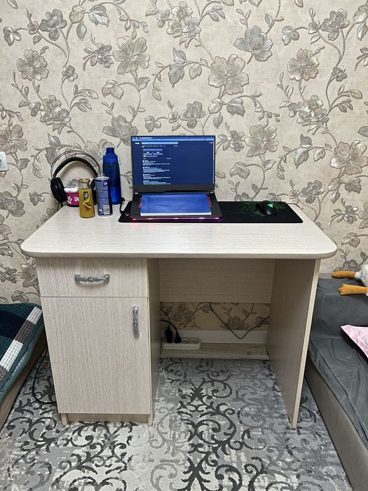 стол письменныый