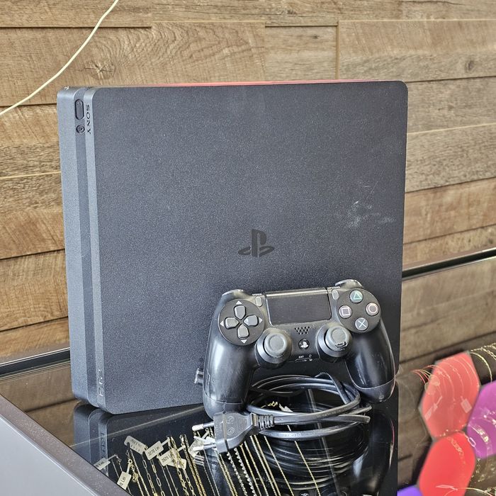 Amanet F28: Consolă PS4 Slim 500 gb (P)