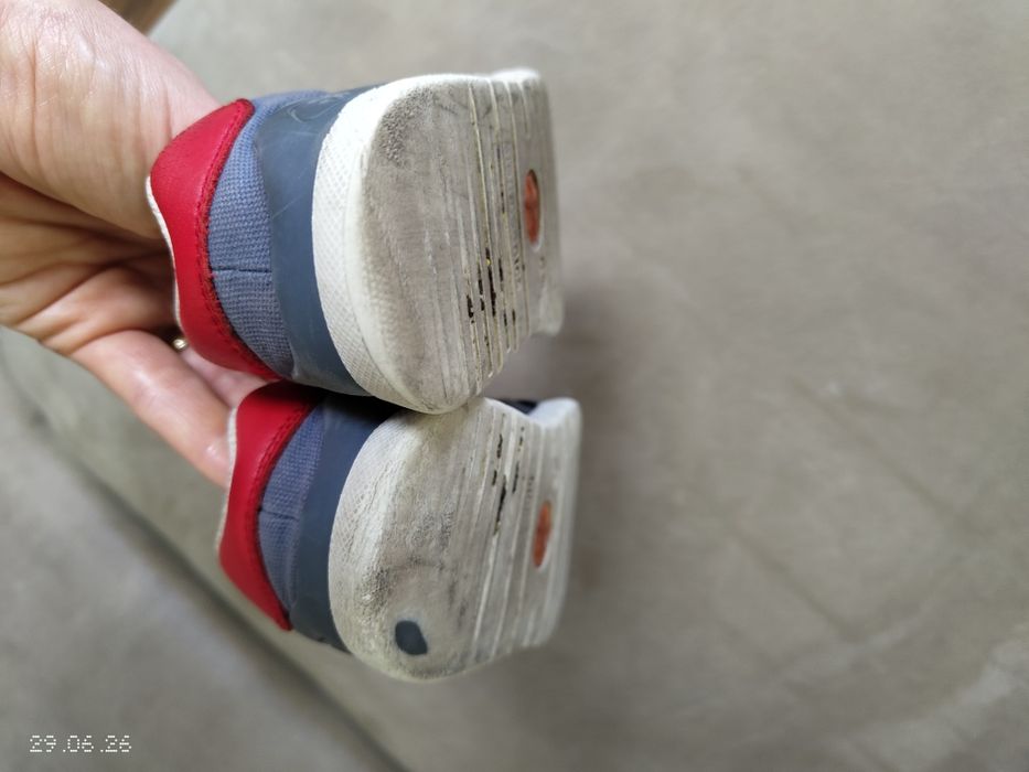 Adidași Biomecanics 24