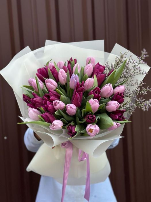 Тюльпаны 51 и 101 шт доставка