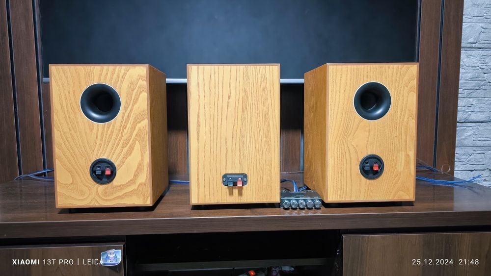 Продам акустику 2.1