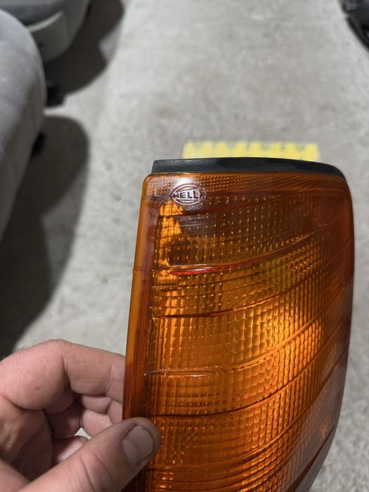 Поворотник L Mersedes w124