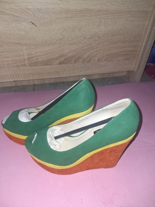 Обувь разная,  отдам за 6000