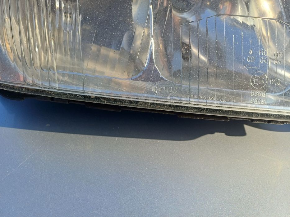 Десен фар за ауди а3 2000 година