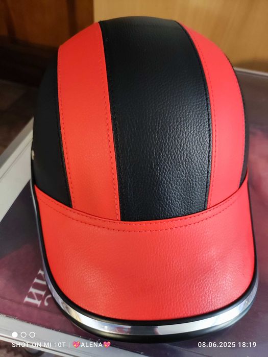 Каска-шлем-кепка ( велосипед, мопед и др.).