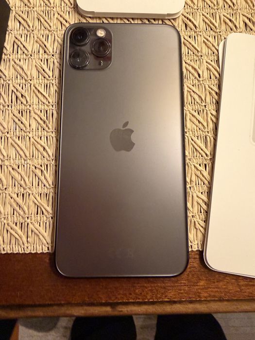 Iphone 11 pro max 256 Перфектен