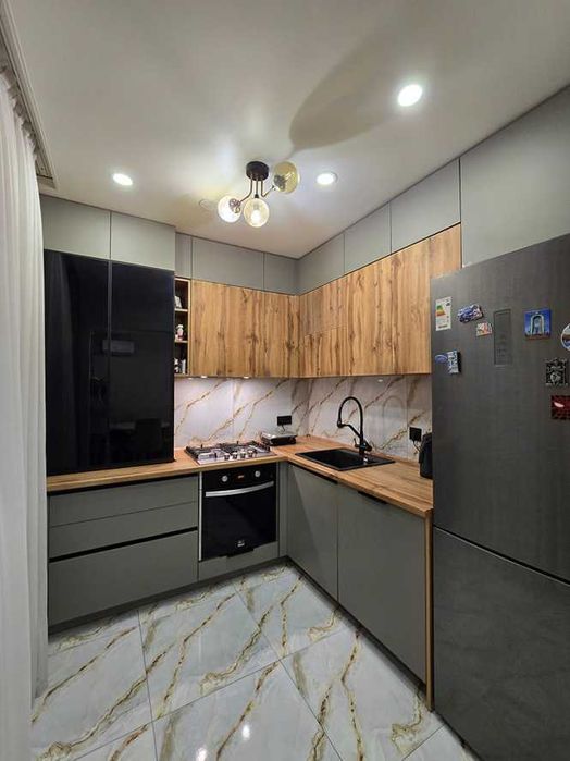 Продам 3ком. квартиру Ауэзова 64\4