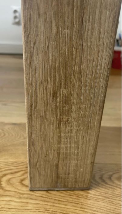 Vand masa foarte bună