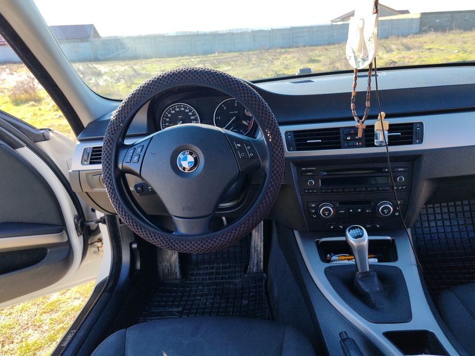 Vând BMW E90 înmatriculat