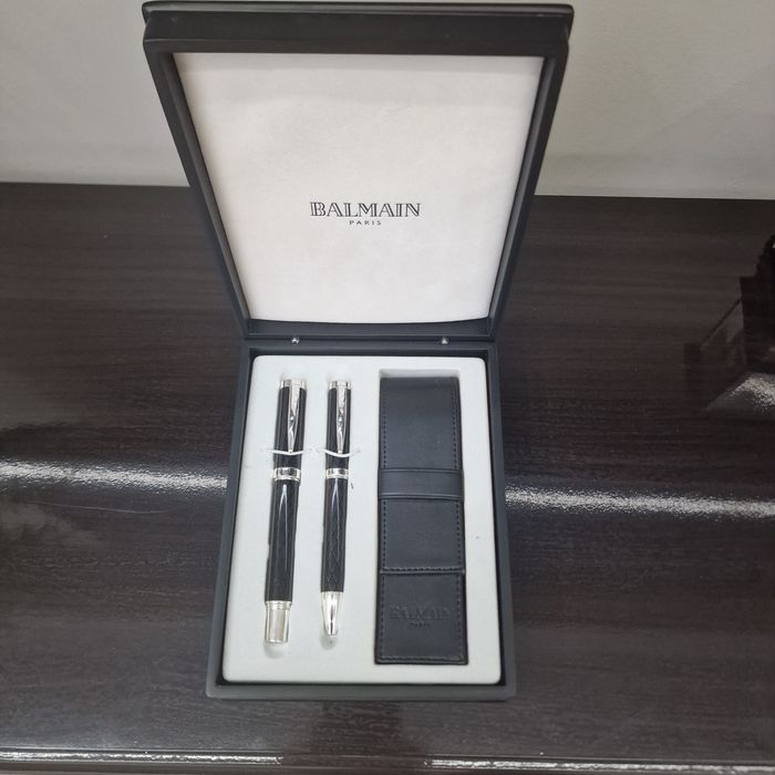 Фирменные ручки balmain