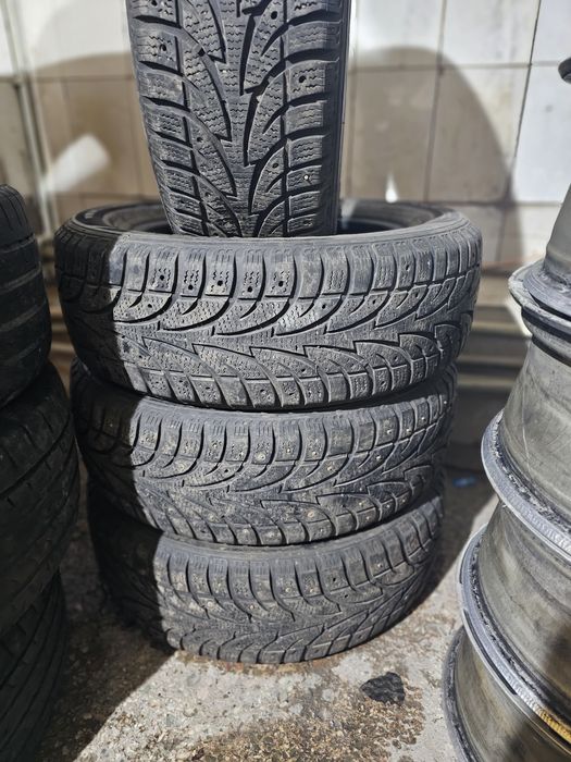 Продам шины зимние шипованые 225/60/17