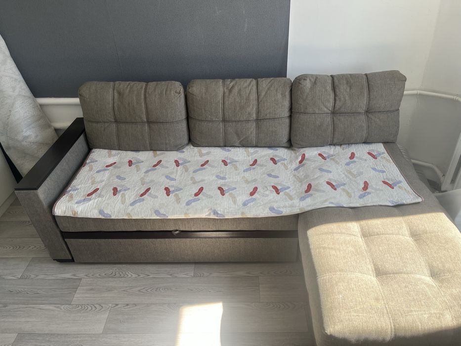 Продам диван в хорошем сост