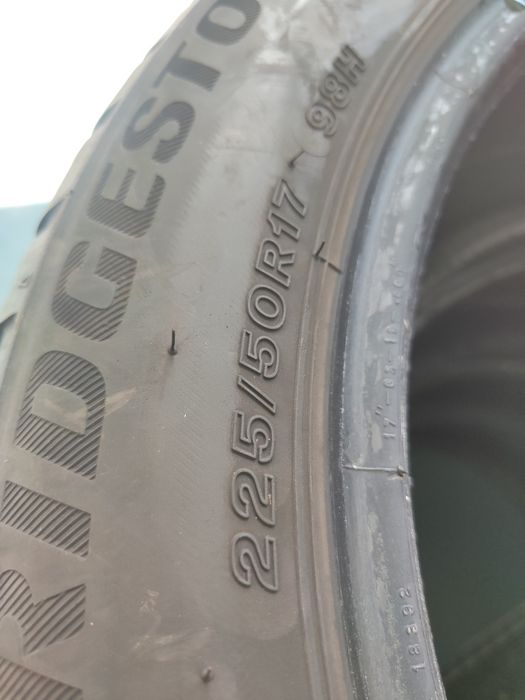 4 бр зимни 225/50/17 Bridgestone 22г
