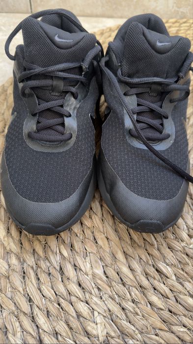 Маратонки Nike Revolution 7