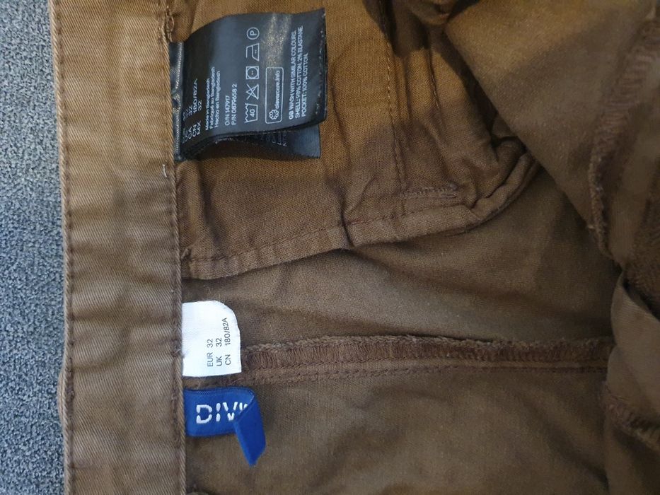 Vand Pantaloni  H&M